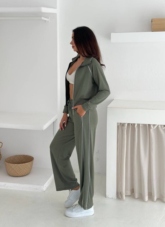 تريننج  tugo اخضر خطين ابيض   كود 000000184